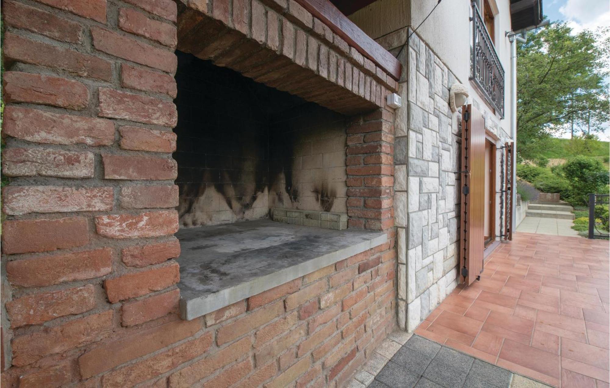 Beautiful Home In Sv,Martin Na Muri With Jacuzzi Светий Мартин-на-Мурі Екстер'єр фото