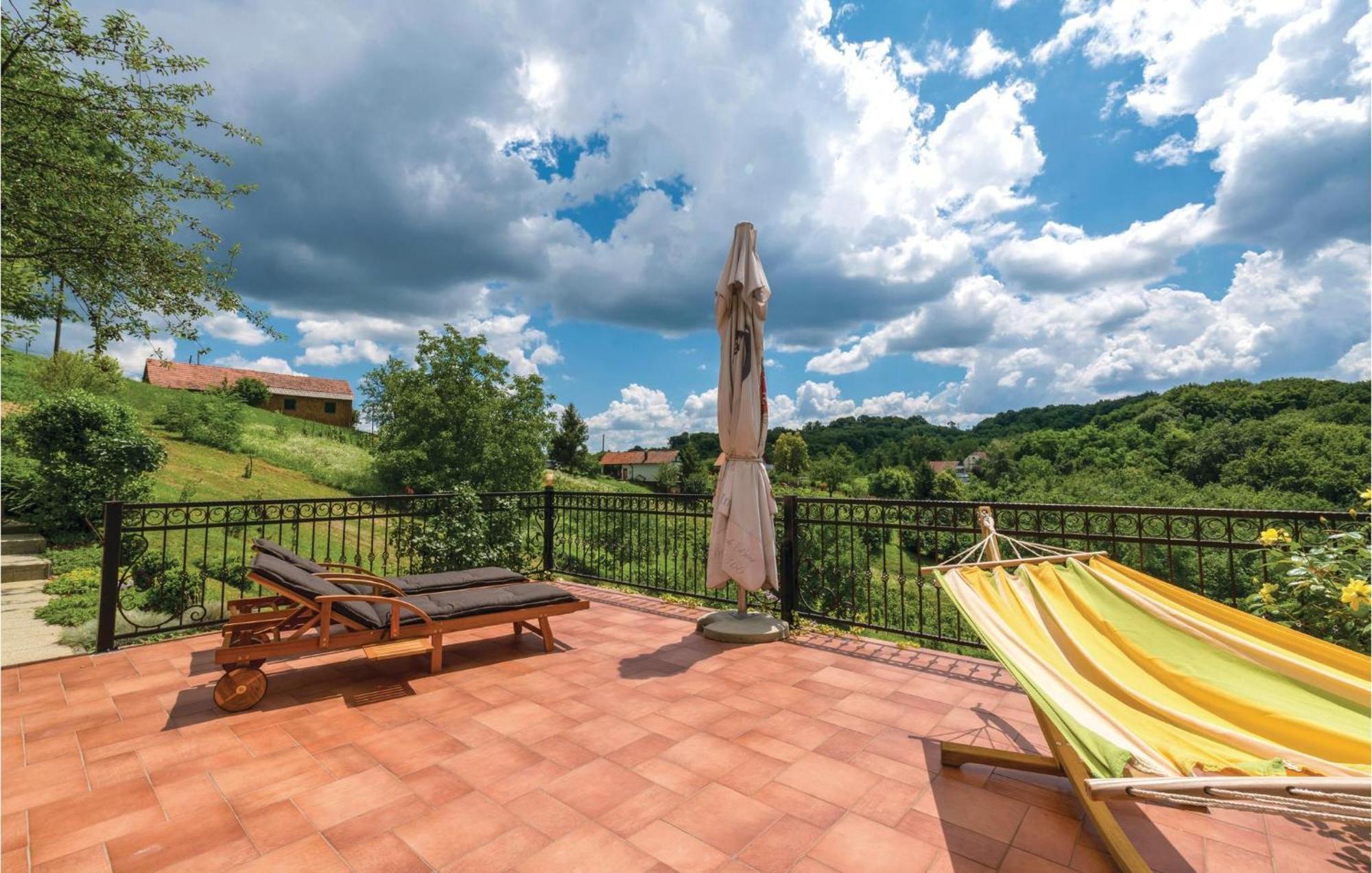 Beautiful Home In Sv,Martin Na Muri With Jacuzzi Светий Мартин-на-Мурі Екстер'єр фото