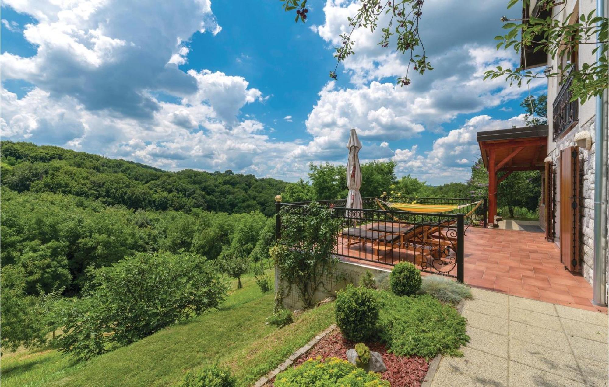 Beautiful Home In Sv,Martin Na Muri With Jacuzzi Светий Мартин-на-Мурі Екстер'єр фото