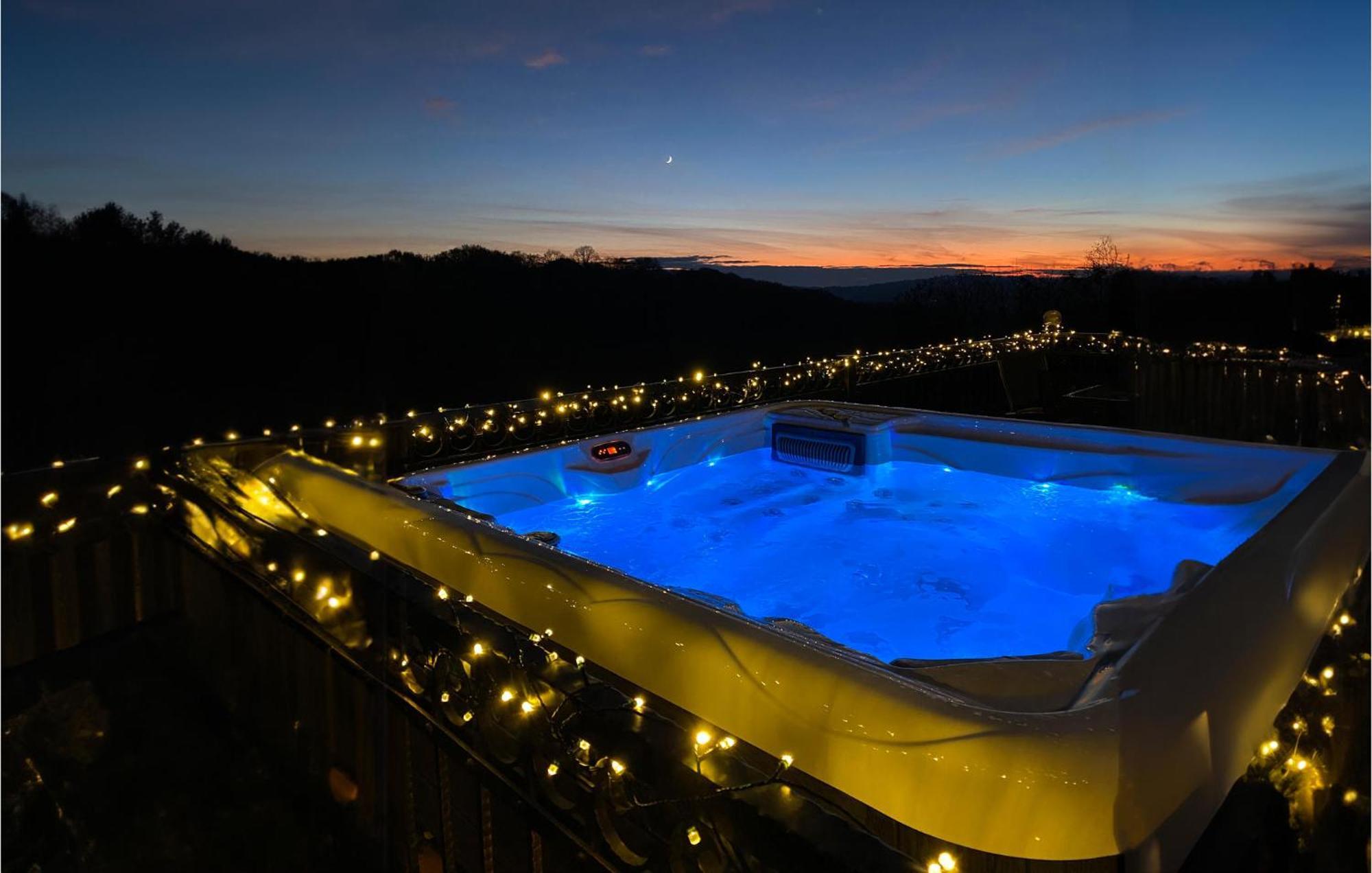 Beautiful Home In Sv,Martin Na Muri With Jacuzzi Светий Мартин-на-Мурі Екстер'єр фото