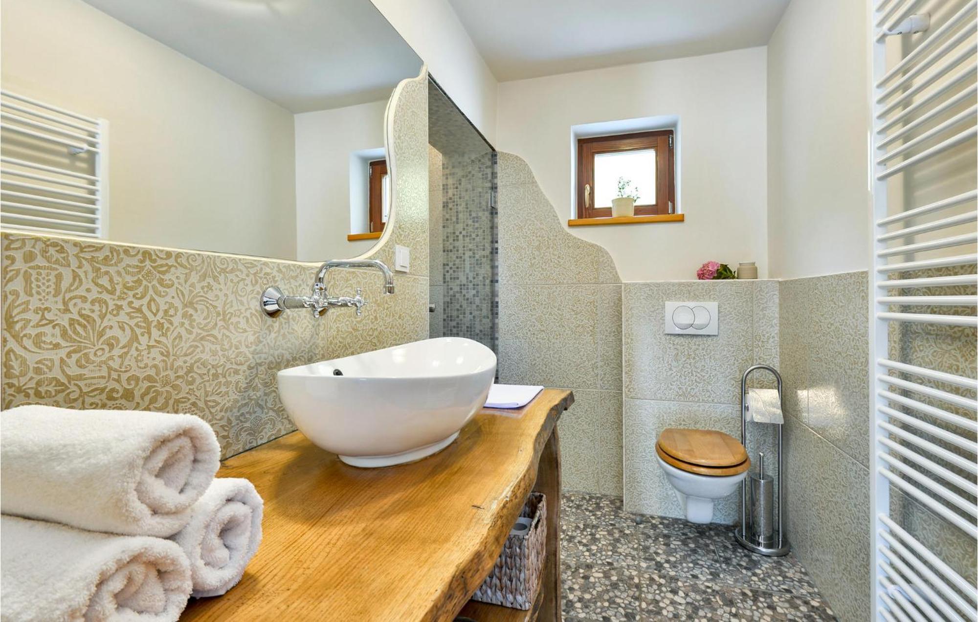 Beautiful Home In Sv,Martin Na Muri With Jacuzzi Светий Мартин-на-Мурі Екстер'єр фото